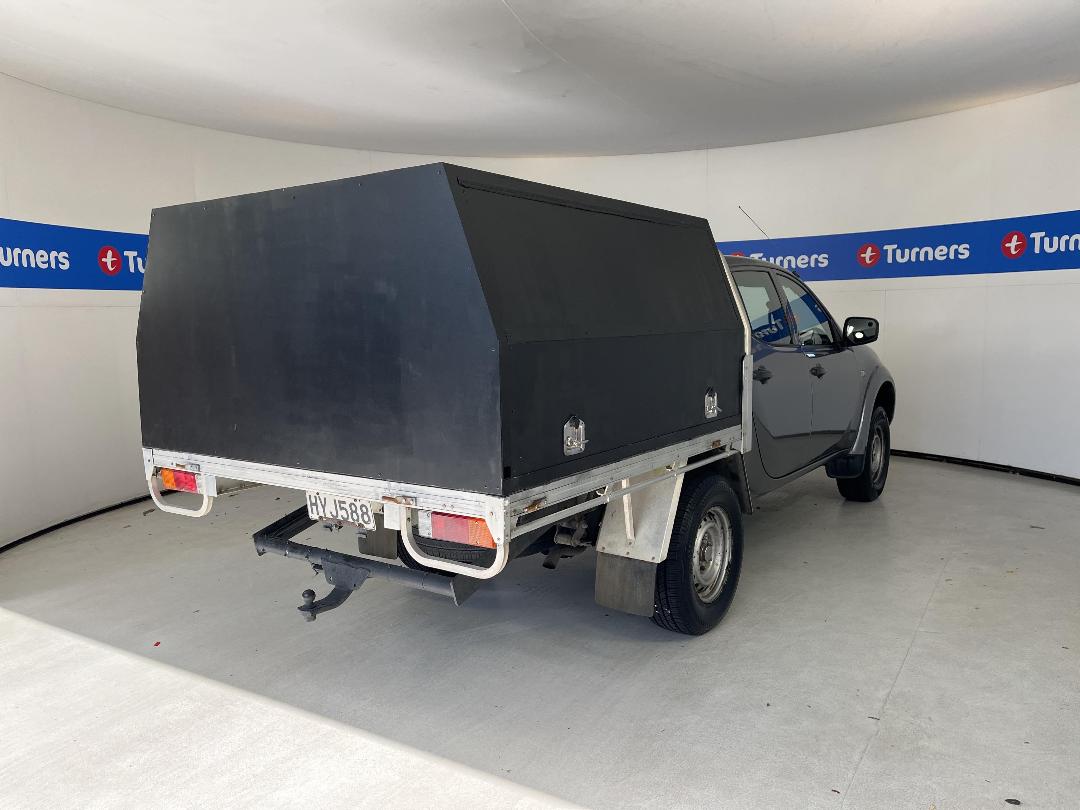 Photo '7' of Mitsubishi Triton