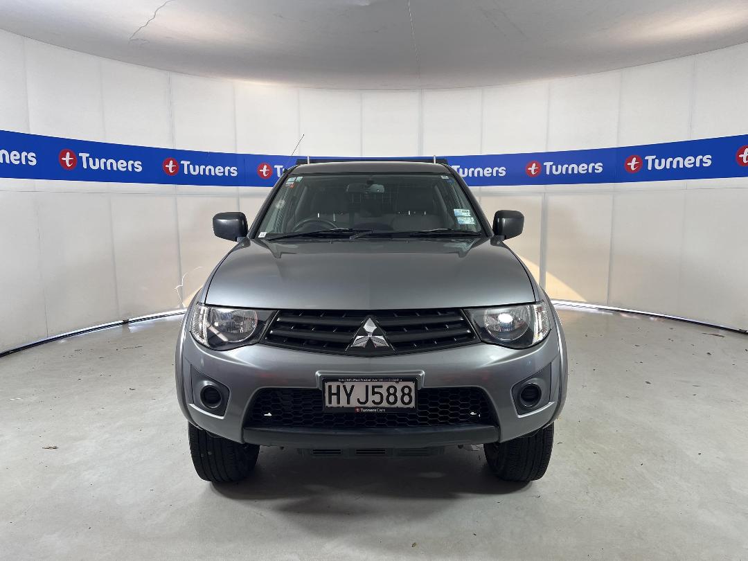 Photo '2' of Mitsubishi Triton