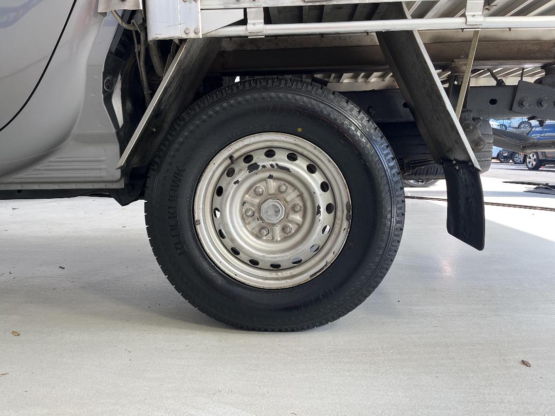 Photo '11' of Mitsubishi Triton