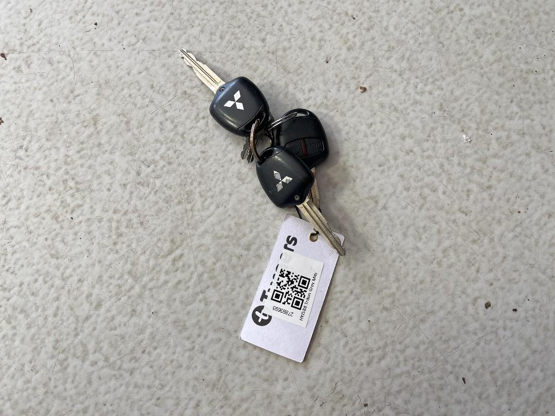 Photo '22' of Mitsubishi Triton