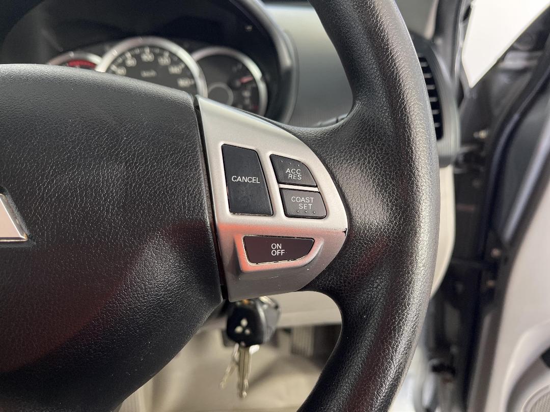 Photo '25' of Mitsubishi Triton