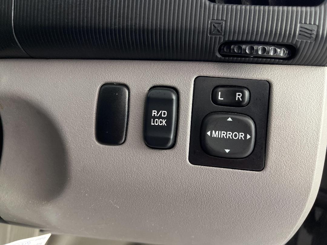 Photo '24' of Mitsubishi Triton