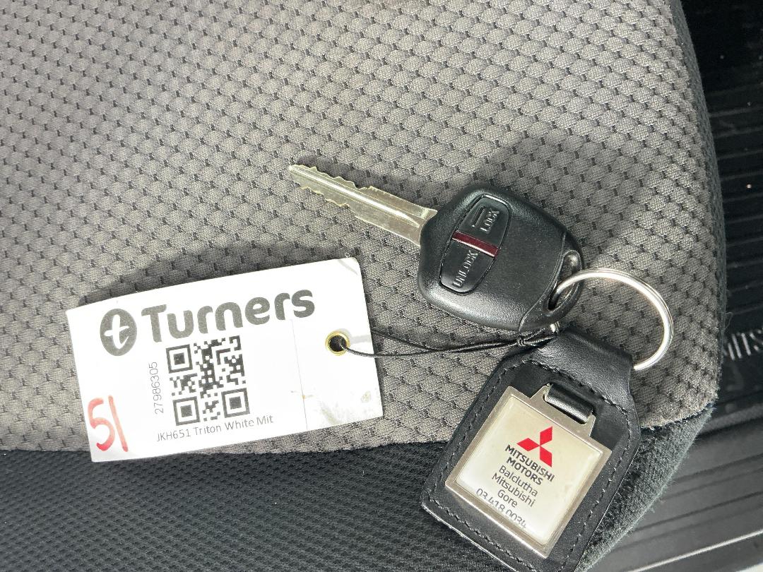 Photo '22' of Mitsubishi Triton Photo '22' of Mitsubishi Triton