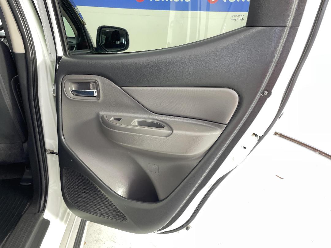 Photo '19' of Mitsubishi Triton Photo '19' of Mitsubishi Triton