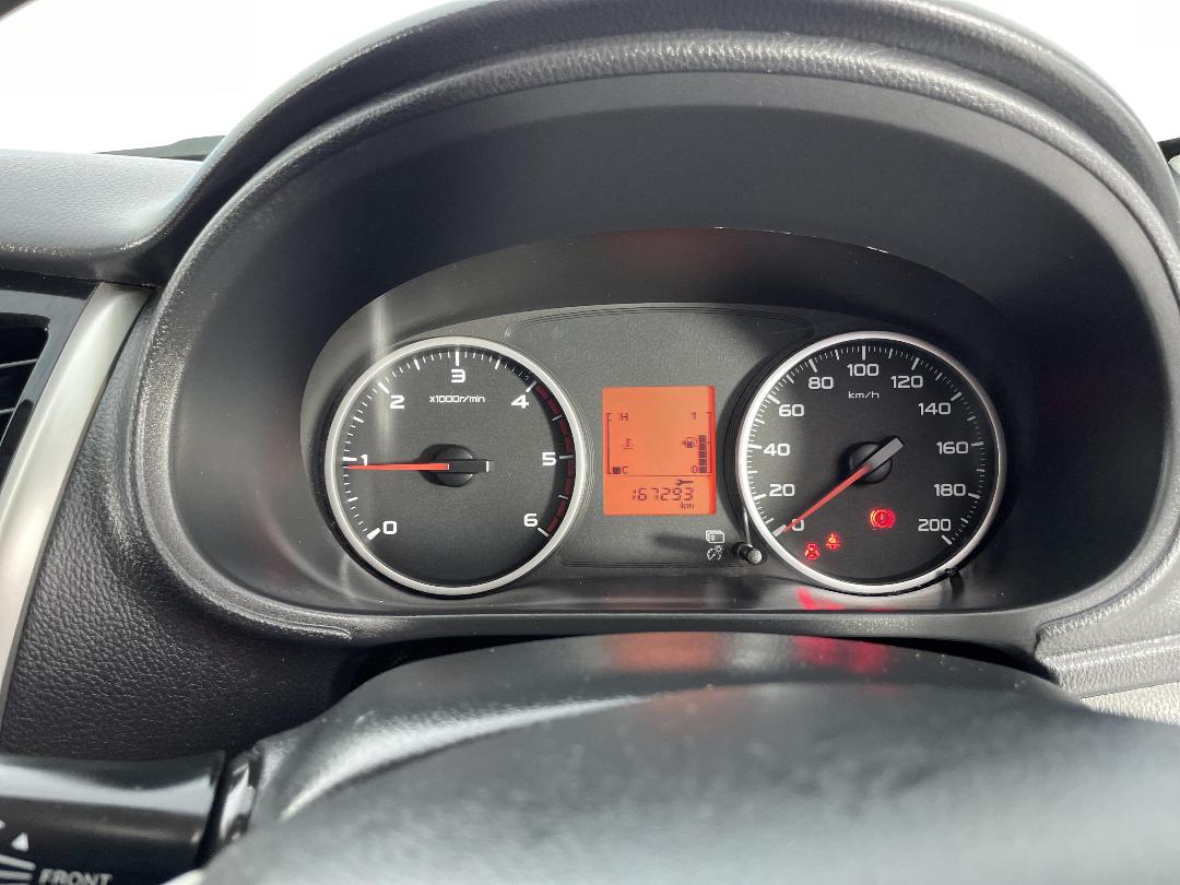 Photo '21' of Mitsubishi Triton Photo '21' of Mitsubishi Triton