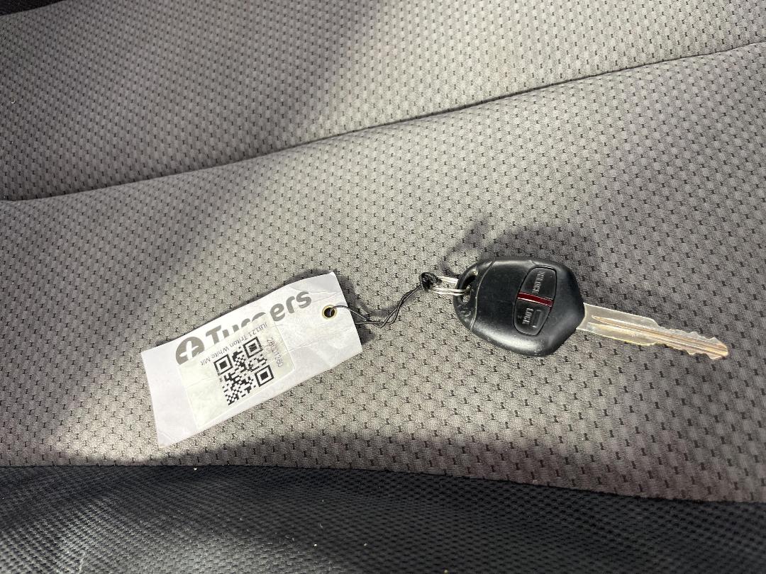 Photo '22' of Mitsubishi Triton Photo '22' of Mitsubishi Triton