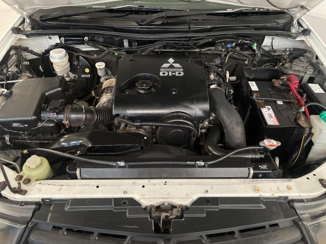 Photo '13' of Mitsubishi Triton Photo '13' of Mitsubishi Triton