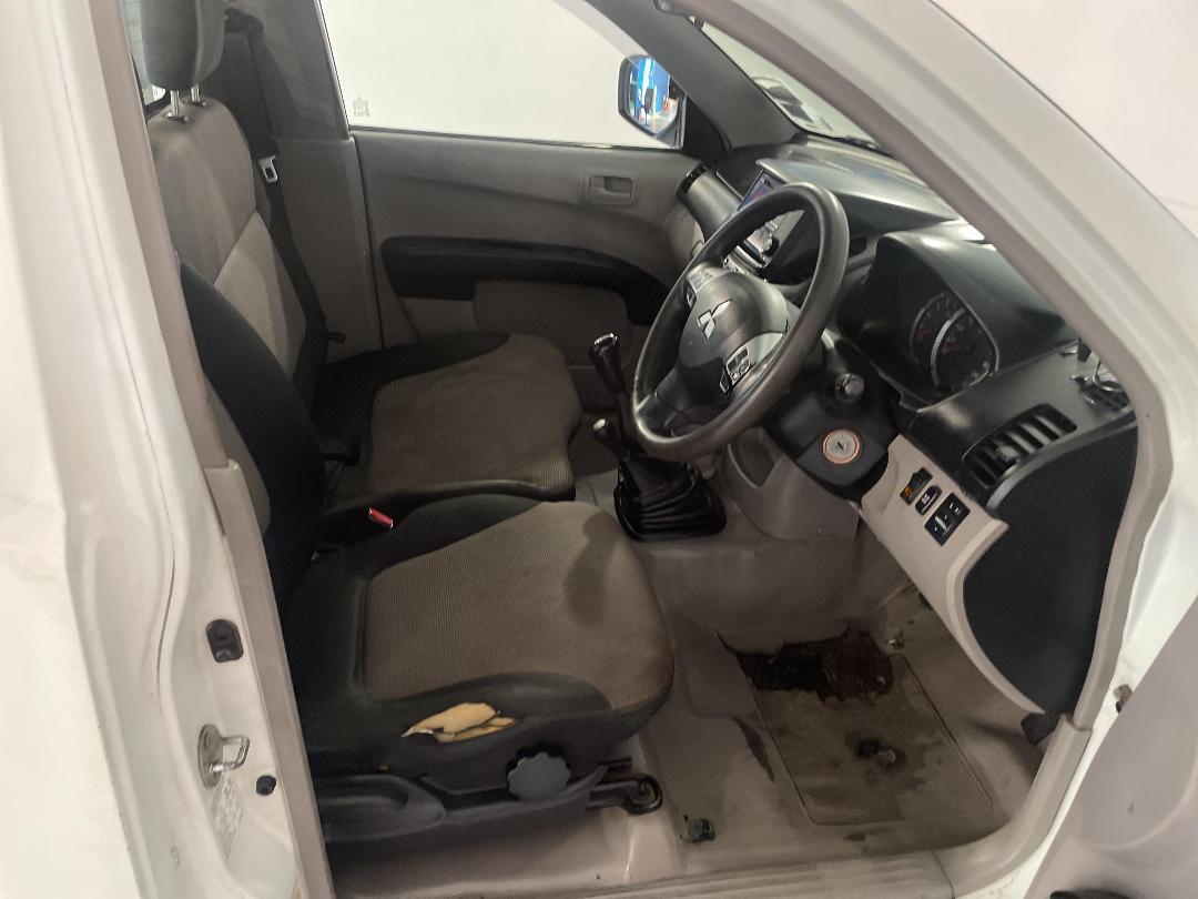 Photo '16' of Mitsubishi Triton Photo '16' of Mitsubishi Triton