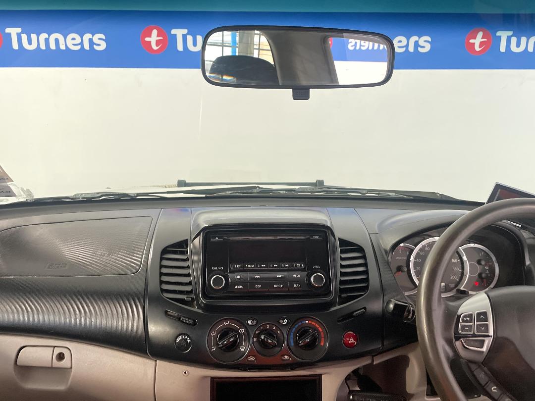 Photo '17' of Mitsubishi Triton Photo '17' of Mitsubishi Triton