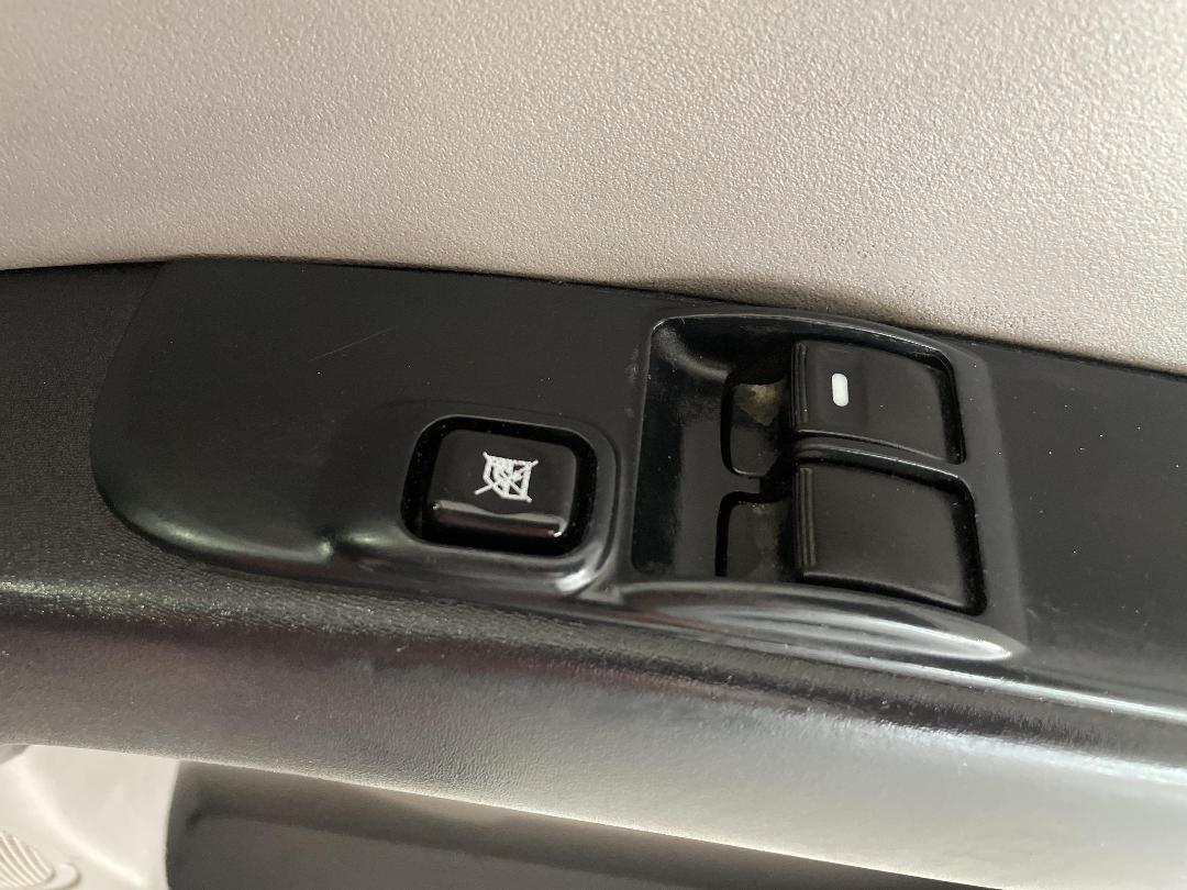 Photo '21' of Mitsubishi Triton Photo '21' of Mitsubishi Triton