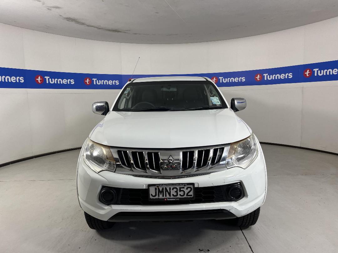 Photo '2' of Mitsubishi Triton