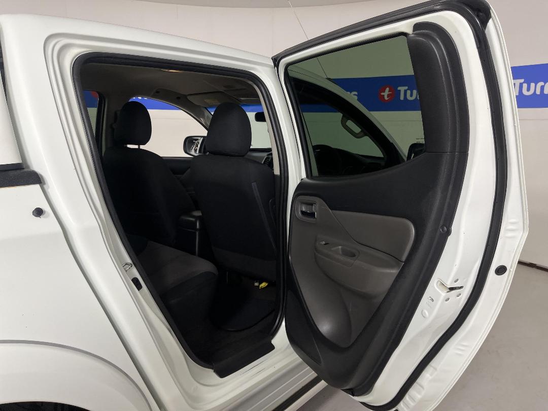 Photo '19' of Mitsubishi Triton