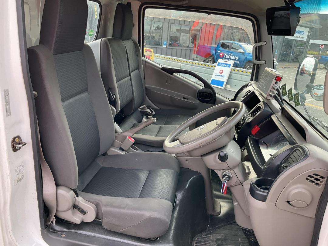 Photo '11' of Nissan Atlas Traffic Management Photo '11' of Nissan Atlas Traffic Management