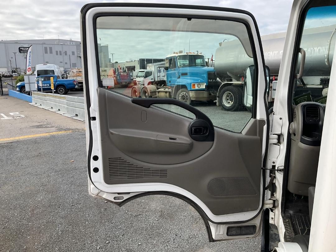 Photo '14' of Nissan Atlas Traffic Management Photo '14' of Nissan Atlas Traffic Management