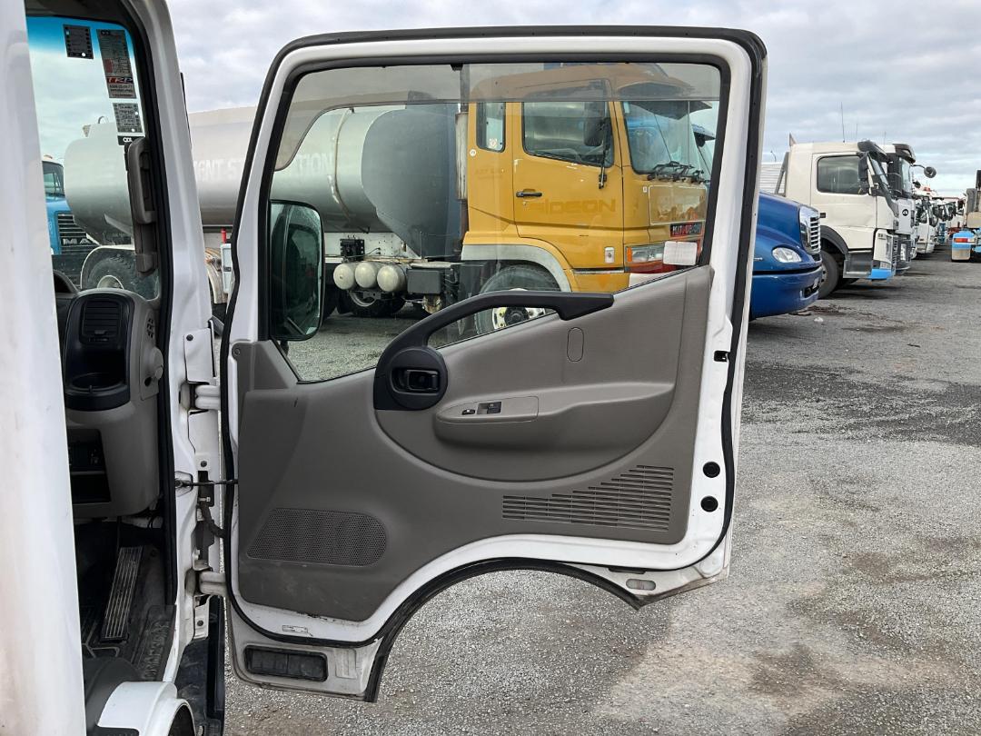 Photo '15' of Nissan Atlas Traffic Management Photo '15' of Nissan Atlas Traffic Management