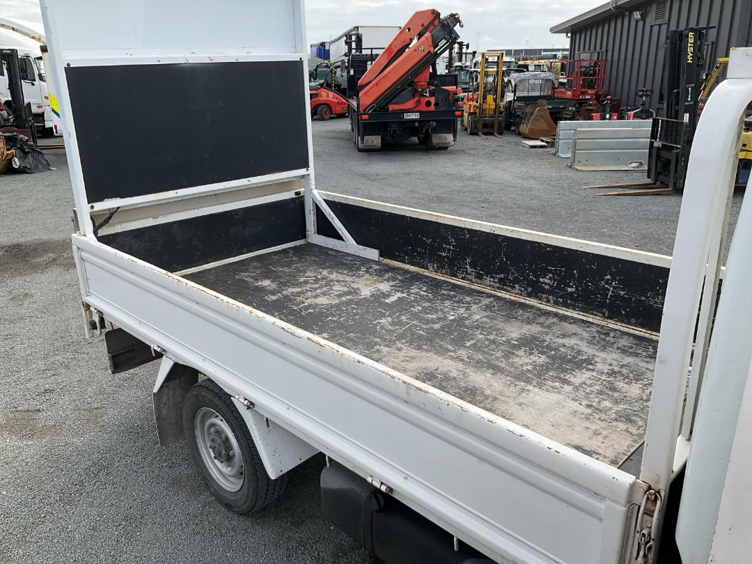 Photo '26' of Nissan Atlas Traffic Management Photo '26' of Nissan Atlas Traffic Management