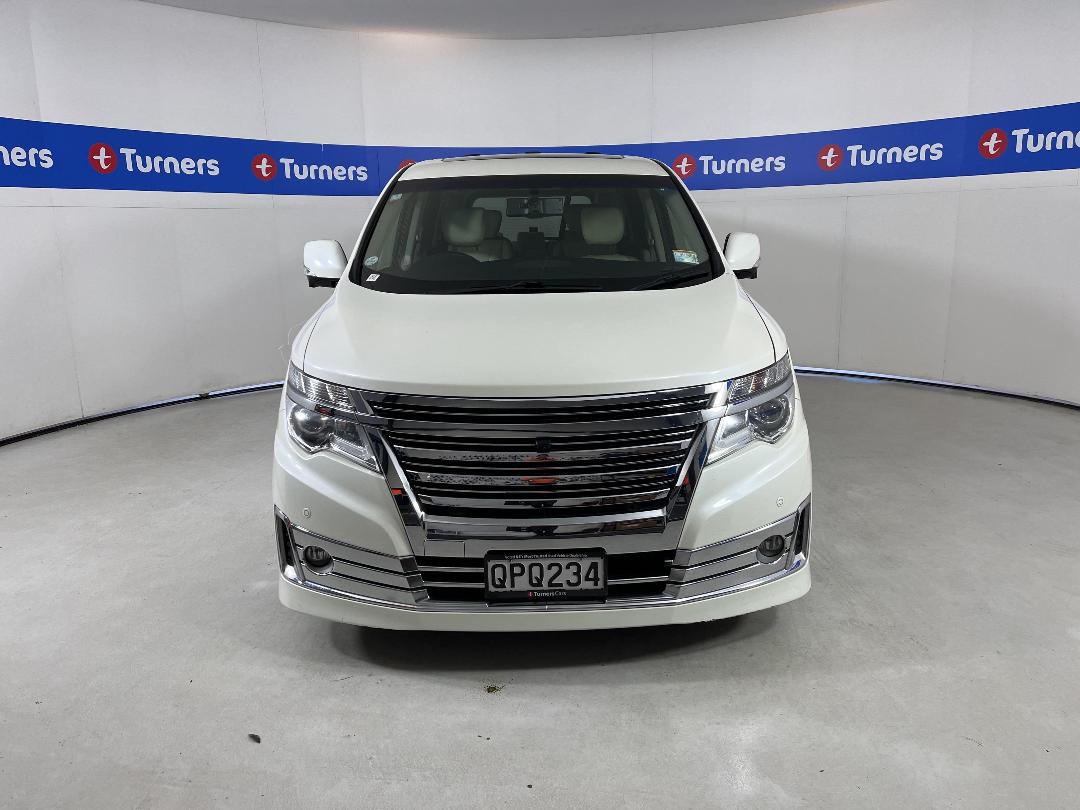 Photo '2' of Nissan Elgrand Photo '2' of Nissan Elgrand