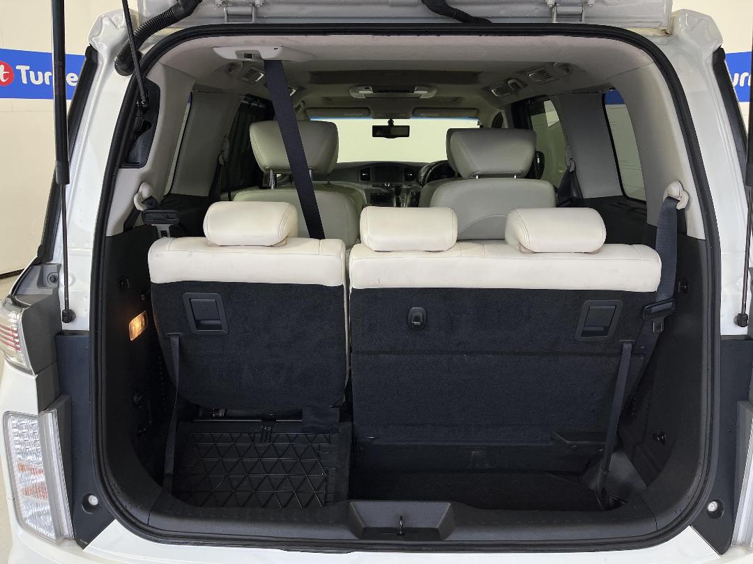 Photo '14' of Nissan Elgrand Photo '14' of Nissan Elgrand