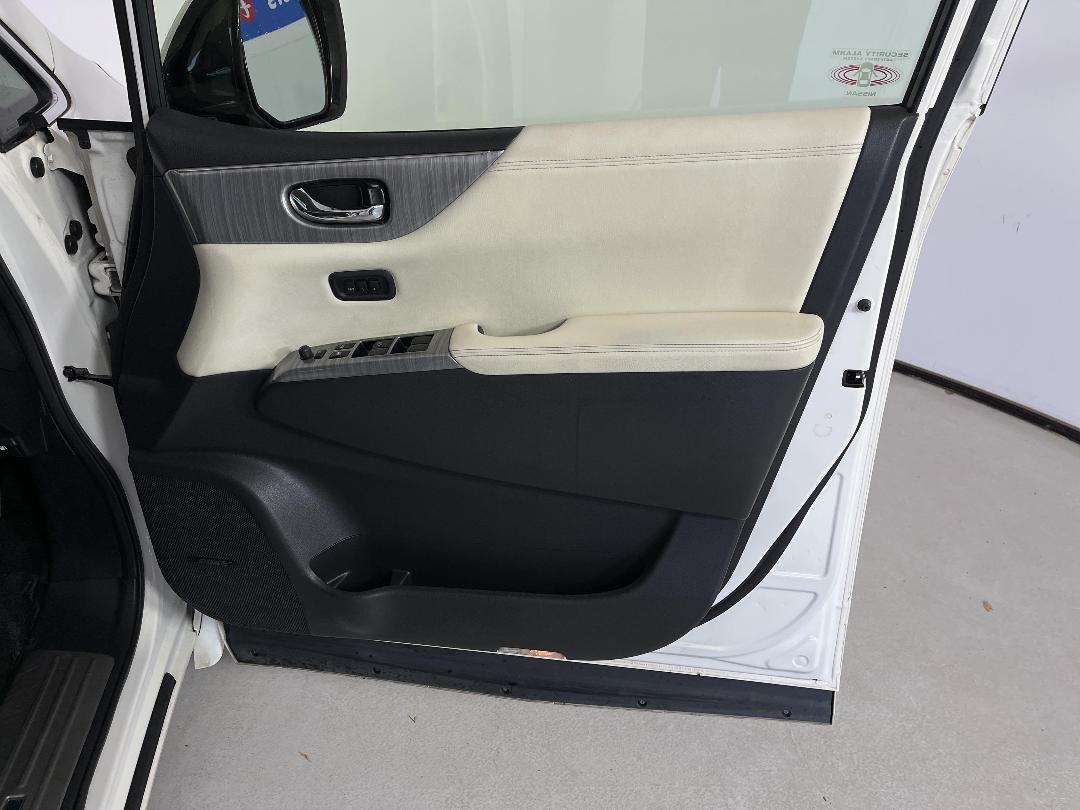 Photo '15' of Nissan Elgrand Photo '15' of Nissan Elgrand