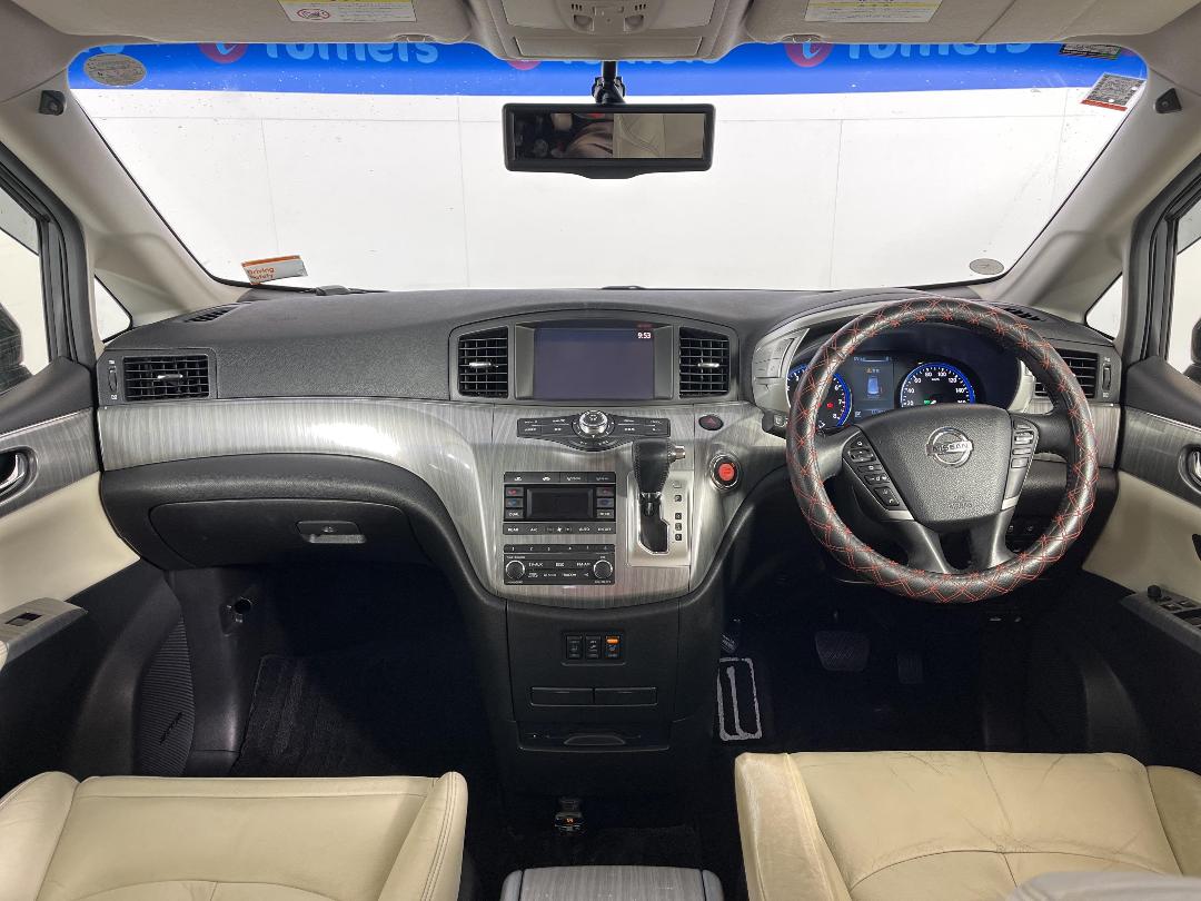 Photo '17' of Nissan Elgrand Photo '17' of Nissan Elgrand