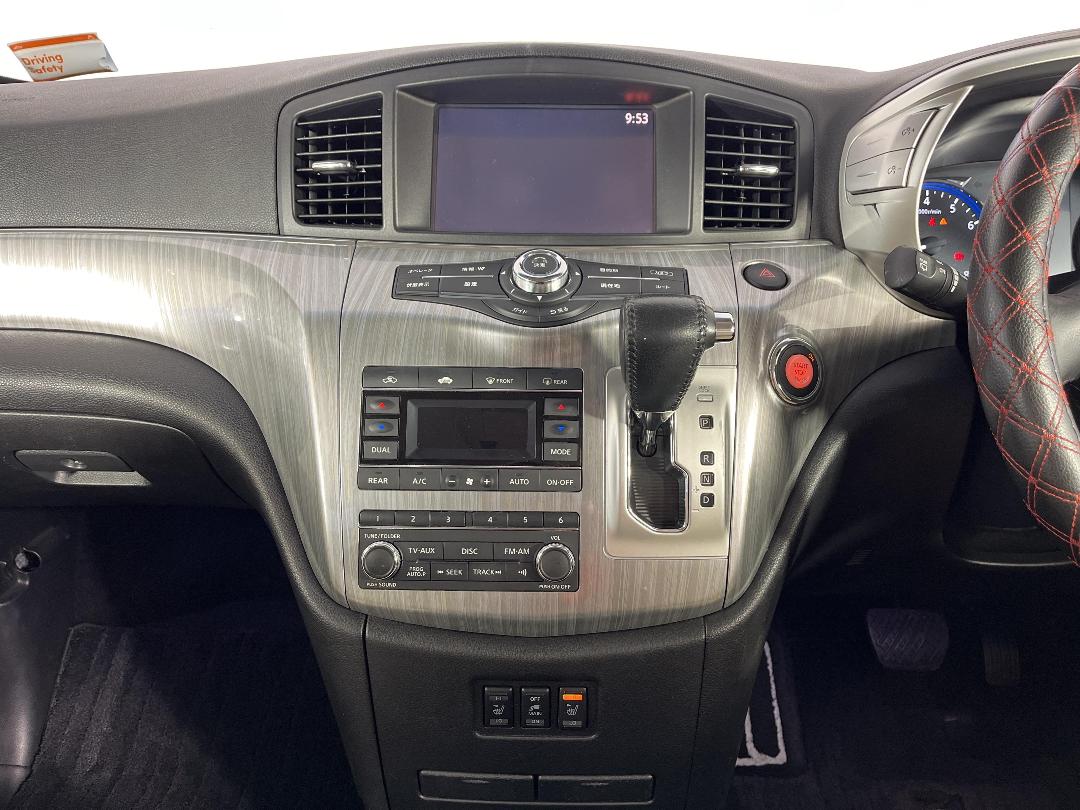 Photo '18' of Nissan Elgrand Photo '18' of Nissan Elgrand