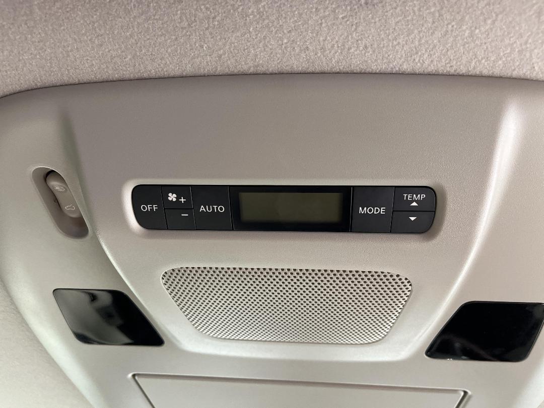 Photo '23' of Nissan Elgrand Photo '23' of Nissan Elgrand