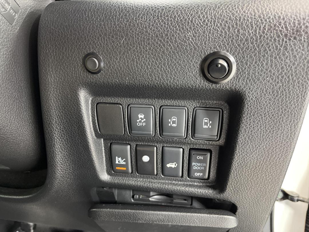 Photo '29' of Nissan Elgrand Photo '29' of Nissan Elgrand