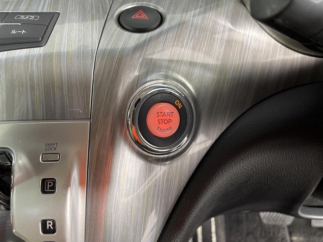 Photo '34' of Nissan Elgrand Photo '34' of Nissan Elgrand