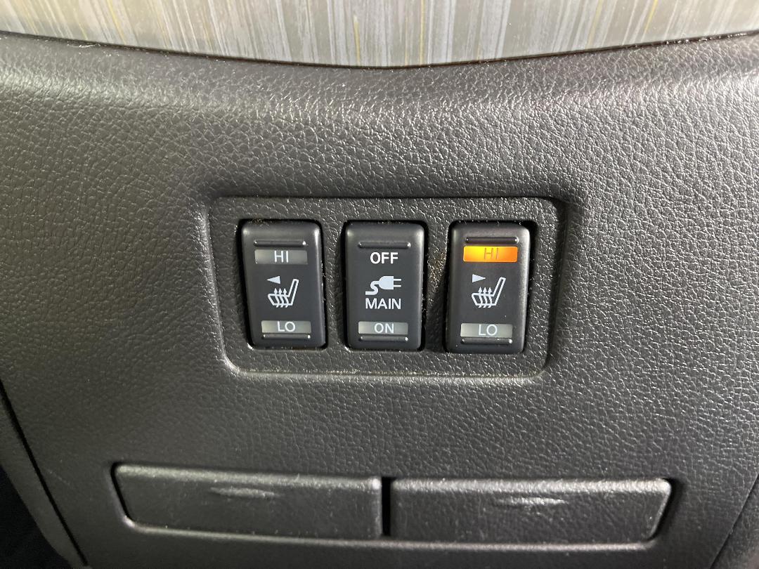 Photo '35' of Nissan Elgrand Photo '35' of Nissan Elgrand