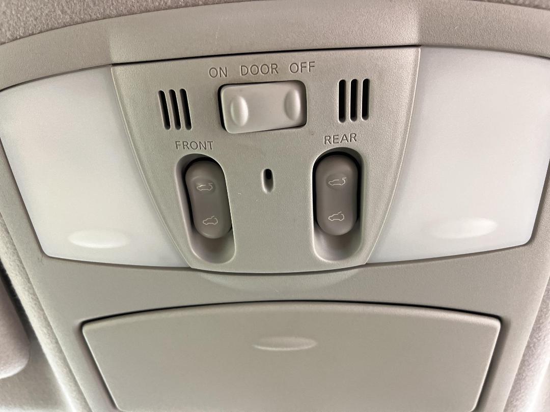 Photo '39' of Nissan Elgrand Photo '39' of Nissan Elgrand