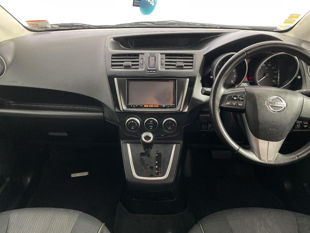 Photo '17' of Nissan Lafesta