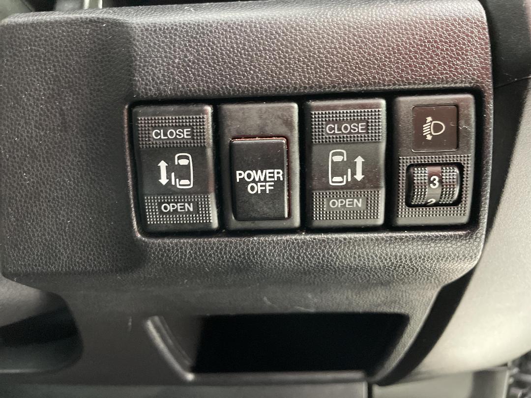 Photo '24' of Nissan Lafesta