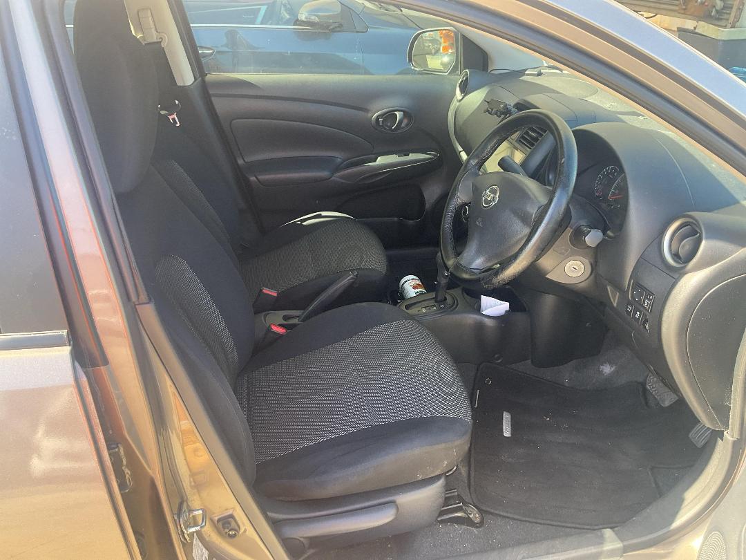 Photo '9' of Nissan Latio