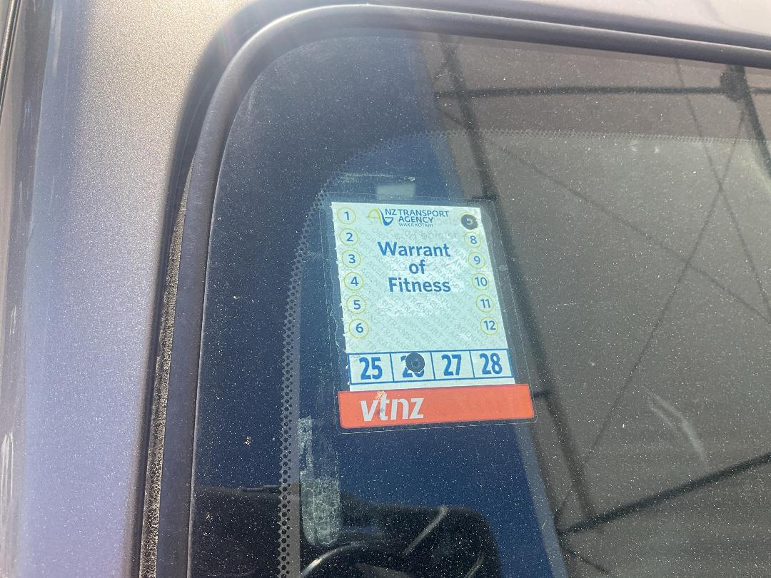 Photo '12' of Nissan Latio