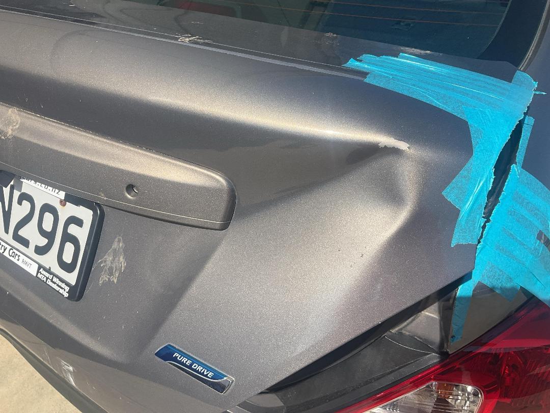 Photo '20' of Nissan Latio