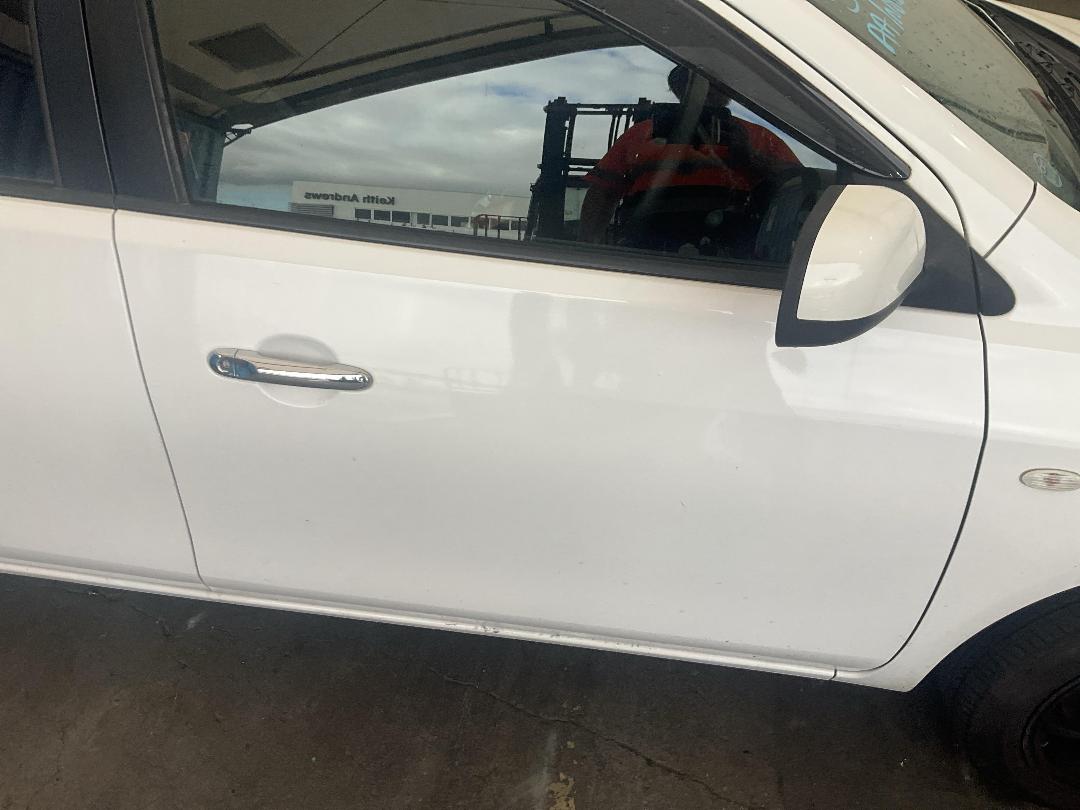 Photo '3' of Nissan Latio Photo '3' of Nissan Latio