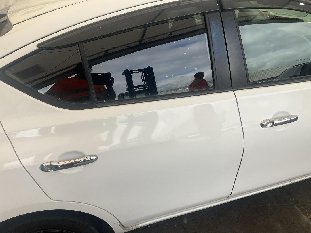 Photo '15' of Nissan Latio Photo '15' of Nissan Latio