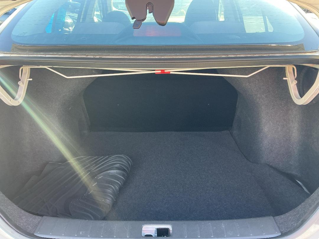 Photo '25' of Nissan Latio