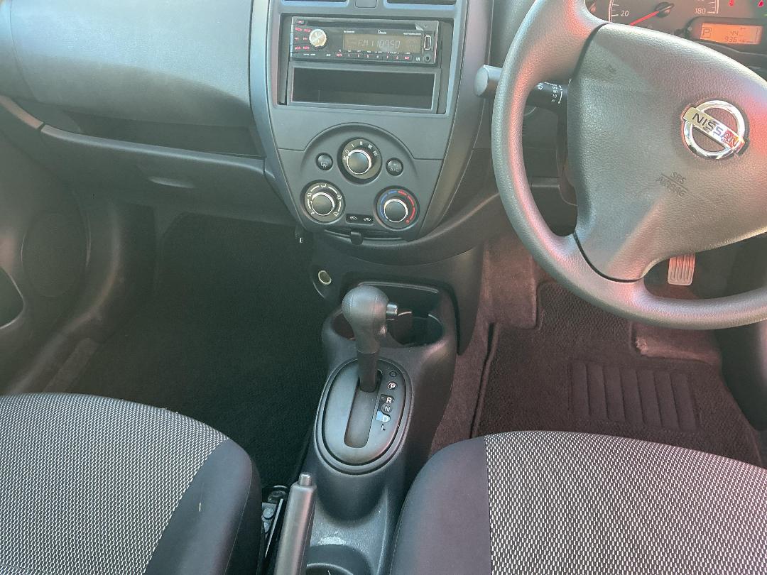 Photo '20' of Nissan Latio