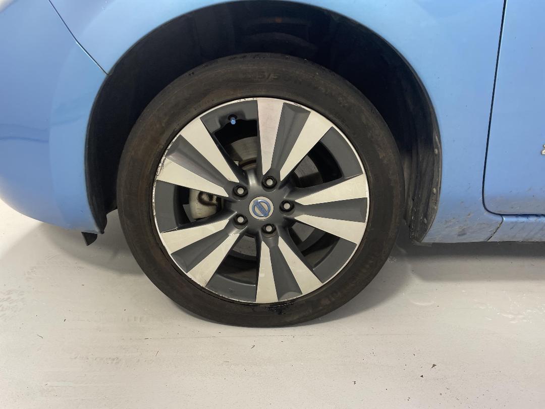 Photo '8' of Nissan Leaf