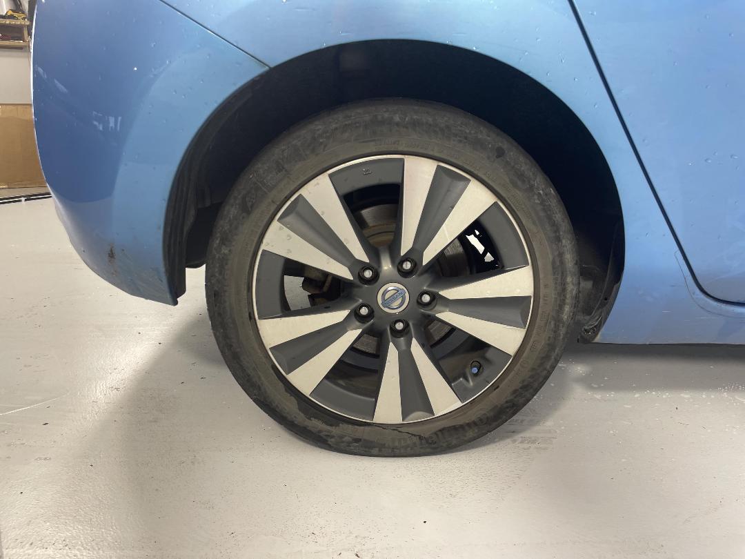 Photo '10' of Nissan Leaf