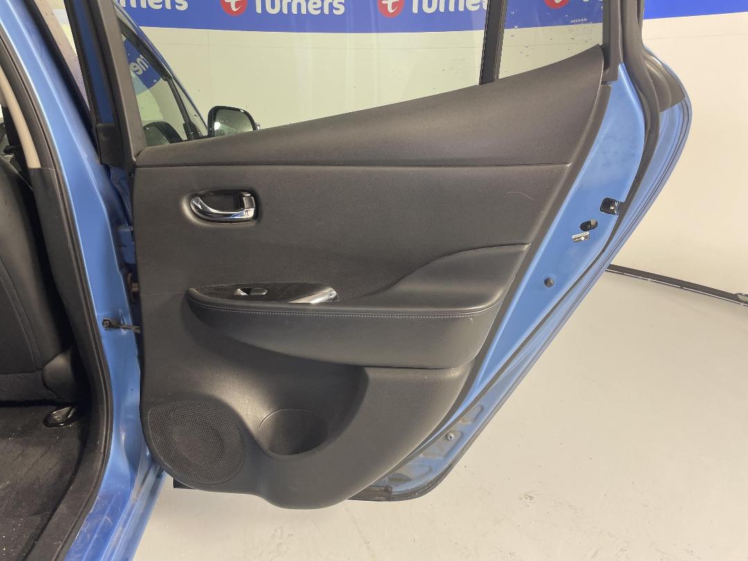 Photo '17' of Nissan Leaf