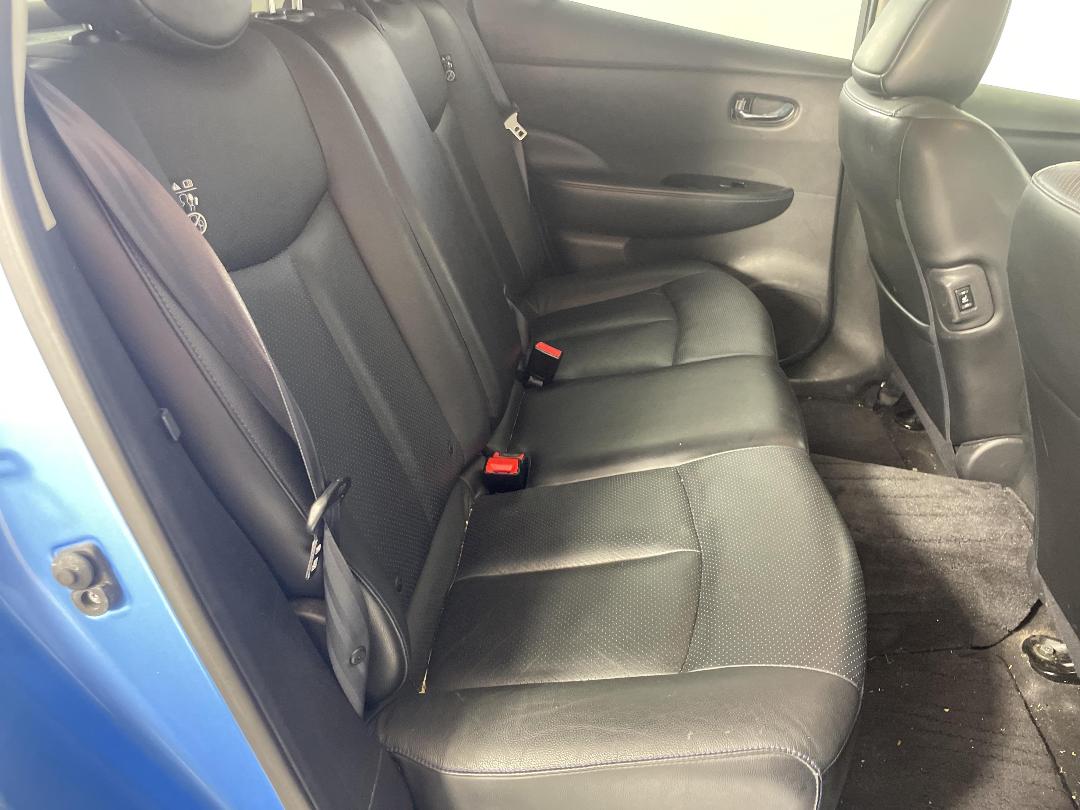 Photo '18' of Nissan Leaf