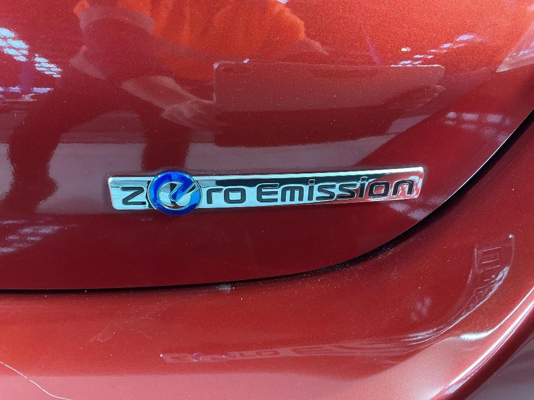 Photo '32' of Nissan Leaf