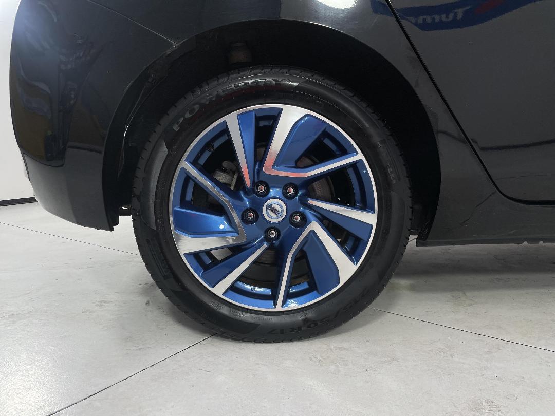 Photo '12' of Nissan Leaf