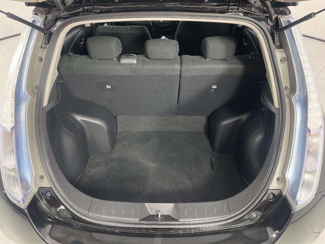 Photo '14' of Nissan Leaf