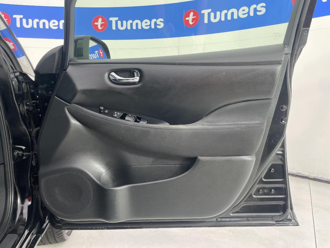 Photo '15' of Nissan Leaf