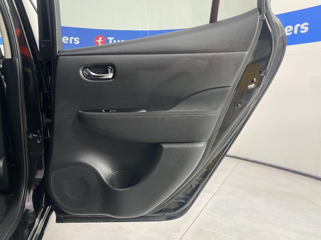 Photo '19' of Nissan Leaf