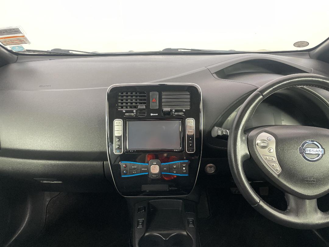 Photo '17' of Nissan Leaf