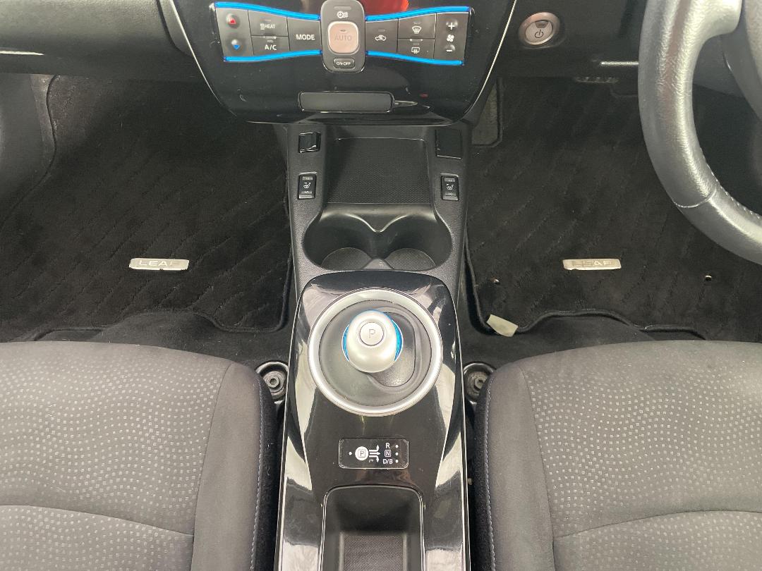 Photo '18' of Nissan Leaf